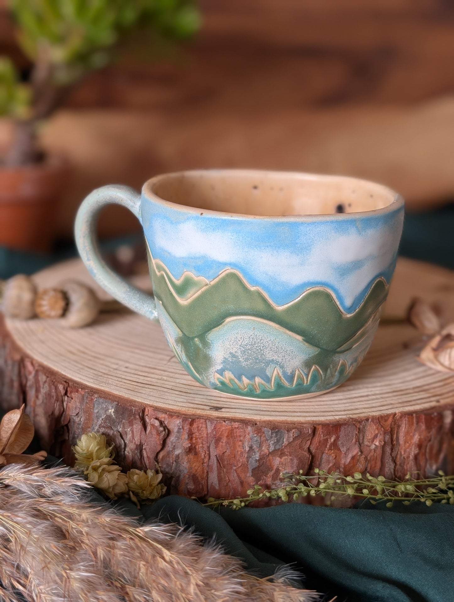 Running Badger Large Cup