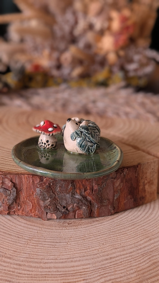 Oakling & Shroomling. Small Trinket Dish with Hedgehog & Mushroom, Jewellery Tray or Tealight Holder 9