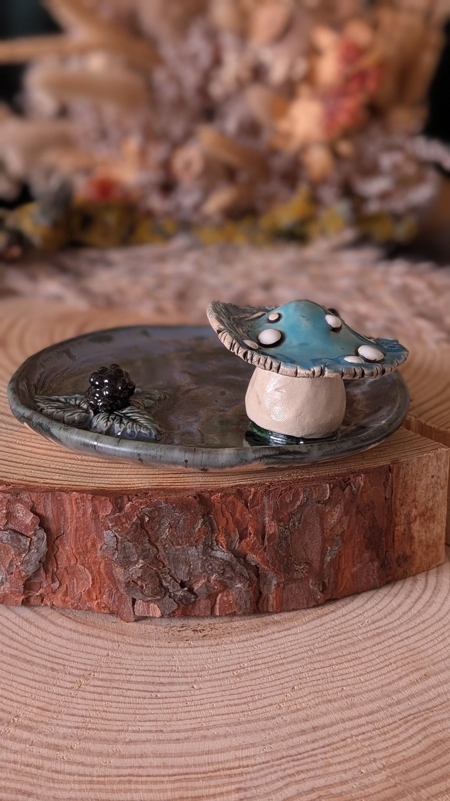 Shroomling. Large Trinket Dish with Mushroom, Jewellery Tray or Tealight Holder 2